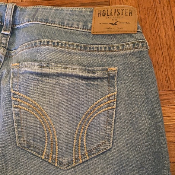 Hollister Low Rise Jeans With Stars - Picture 8 of 13